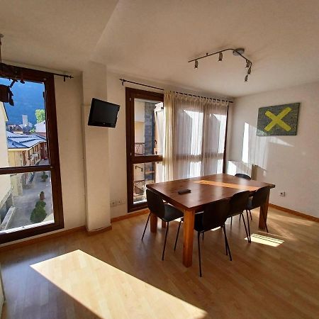 En El Pleno Centro De Biescas Con Garaje, Ascensor Y Wifi Apartman Kültér fotó
