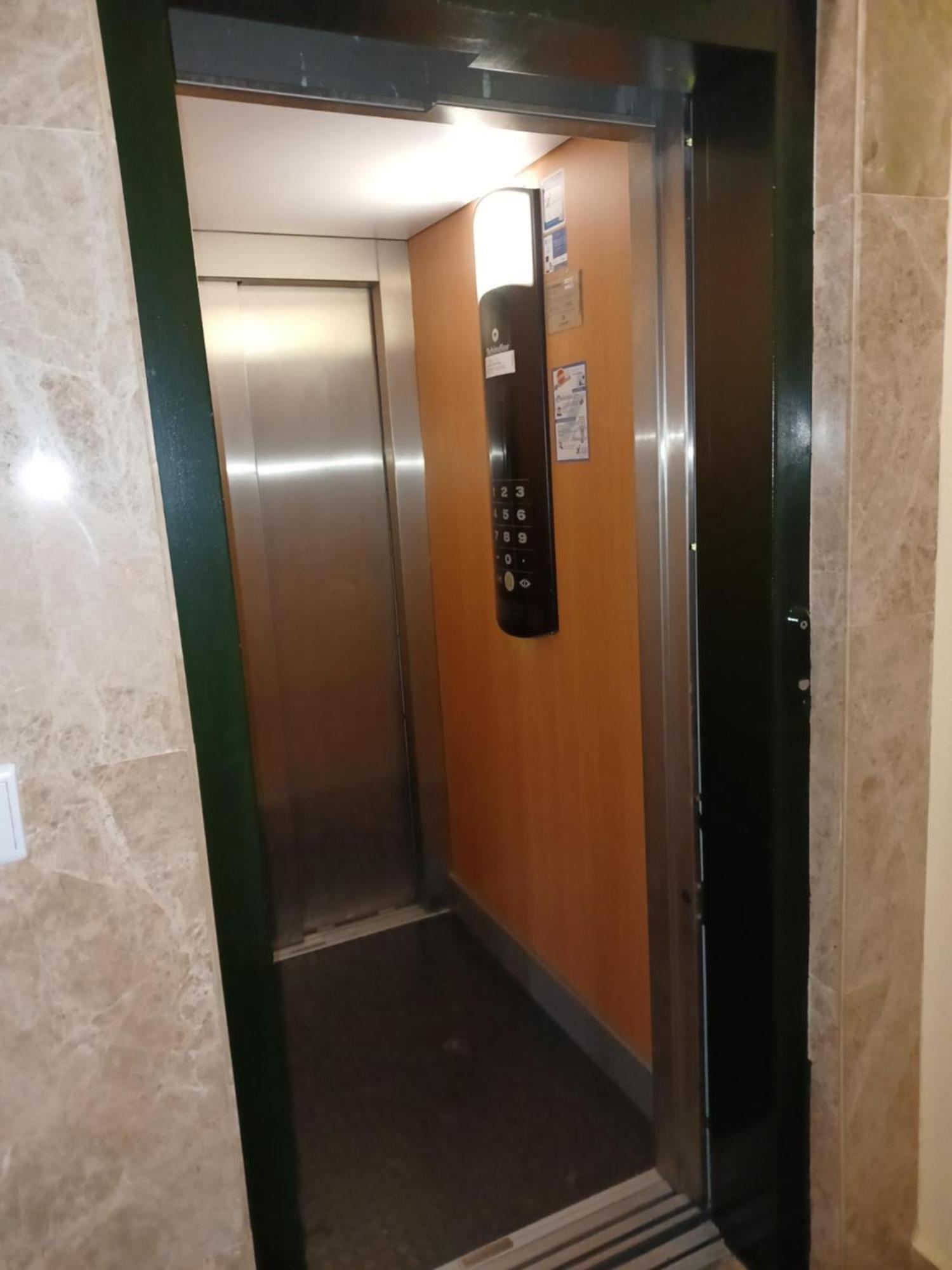 En El Pleno Centro De Biescas Con Garaje, Ascensor Y Wifi Apartman Kültér fotó