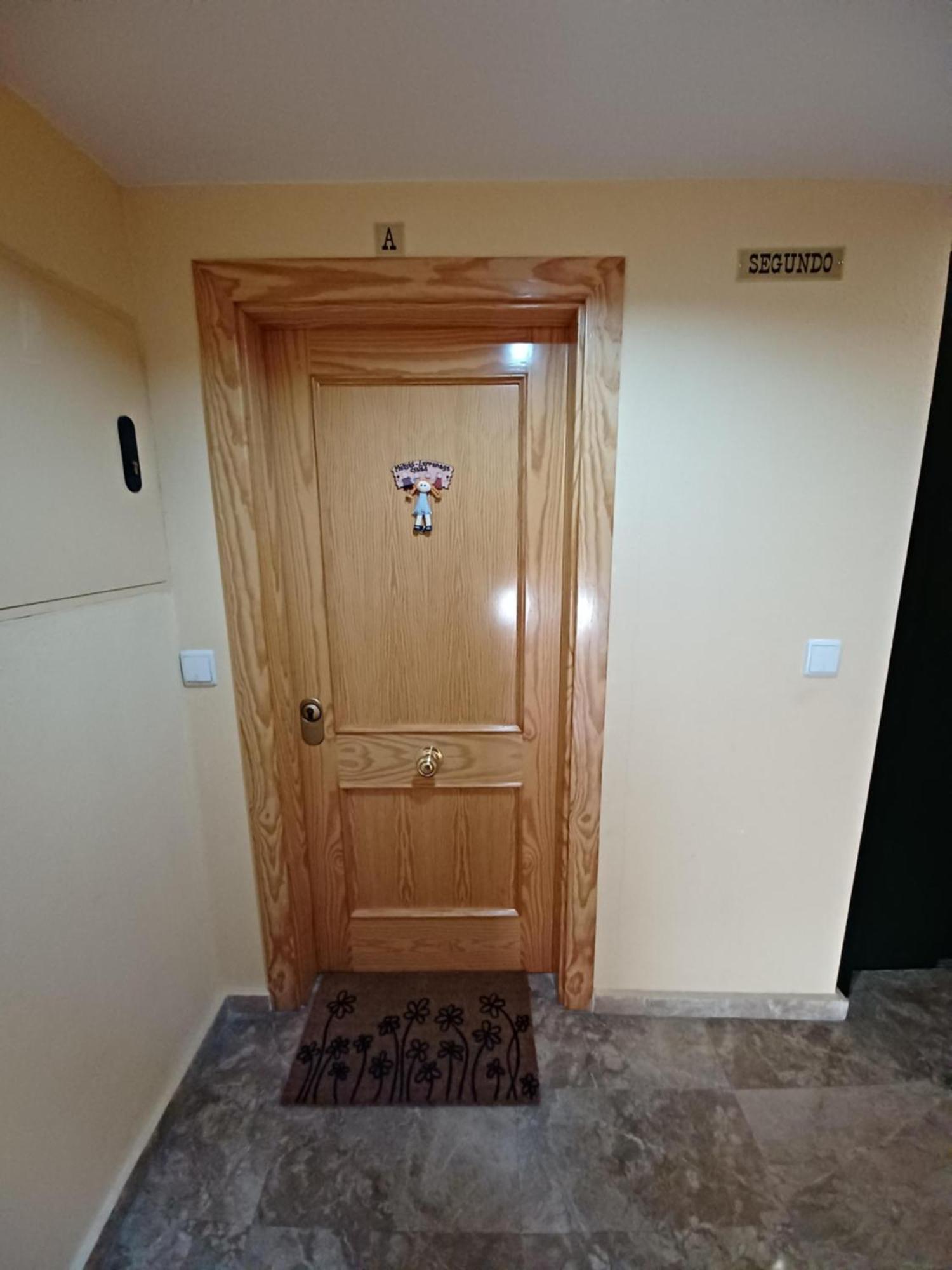 En El Pleno Centro De Biescas Con Garaje, Ascensor Y Wifi Apartman Kültér fotó